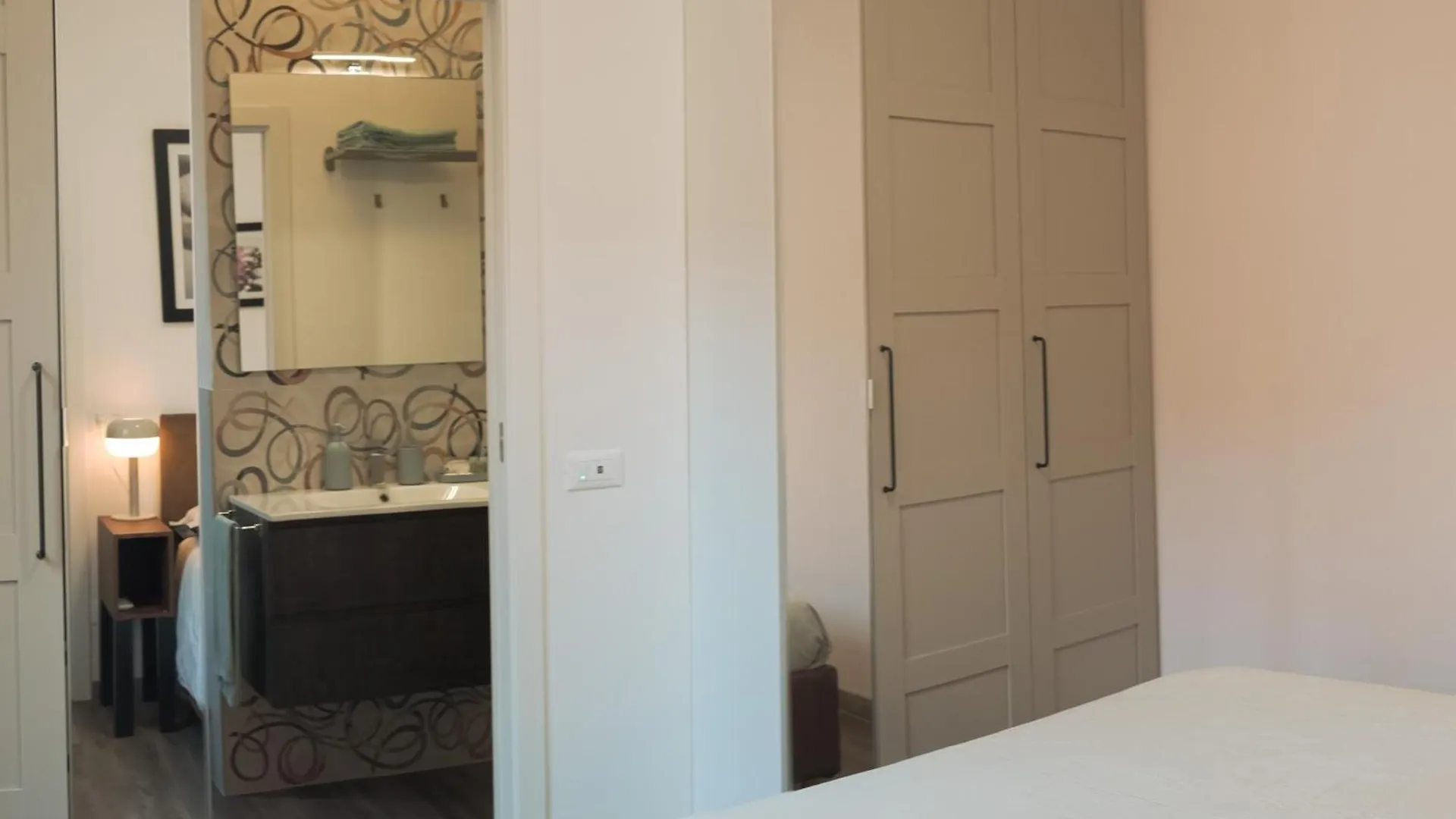 Vikos Lodge Apartment Bologna Italy